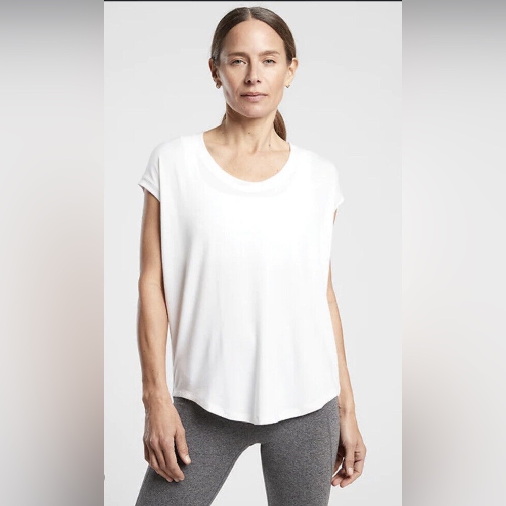 Athleta Cloudlight Stratus Tee in Bright White Medium Petite - Never Worn